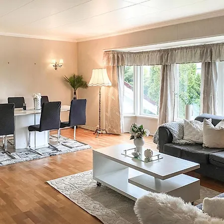3 Bedroom Cozy In