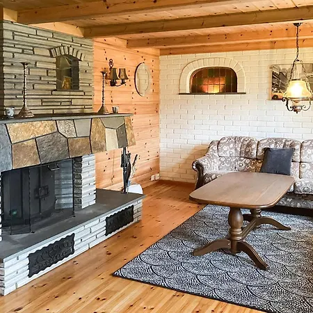3 Bedroom Cozy In *
