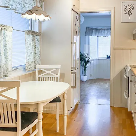 3 Bedroom Cozy In Feriehus Ålesund