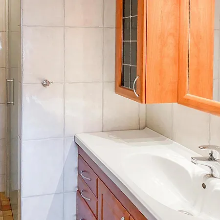 3 Bedroom Cozy In *